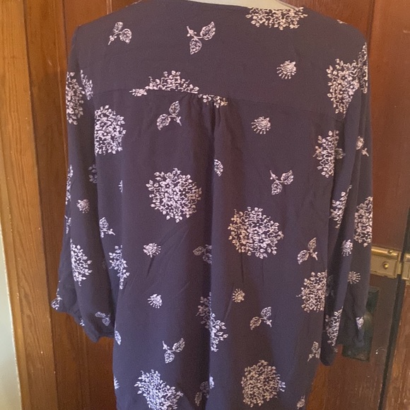 🌹Anthropologie Skies are Blue Purple Blouse with Lilacs 🌹 - Picture 4 of 5